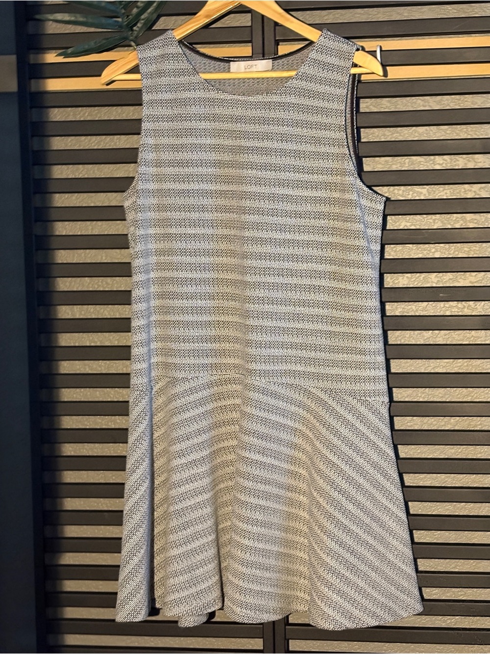 LOFT Gray Sleeveless Textured Fit-&-Flare Dress